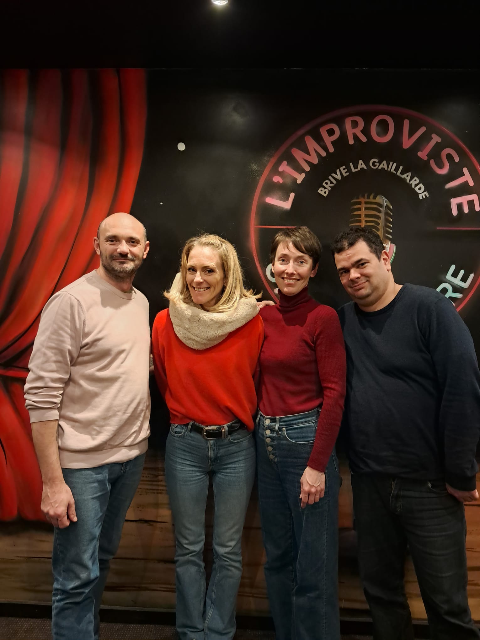 Ce jeudi 13 novembre 2025, à 20h30, nous avons eu la chance d’accueillir Élodie KV avec son spectacle La Révolution Positive du Vagin. Un moment drôle, intelligent et rempli d’une belle énergie qui a fait beaucoup de bien à toute la salle.