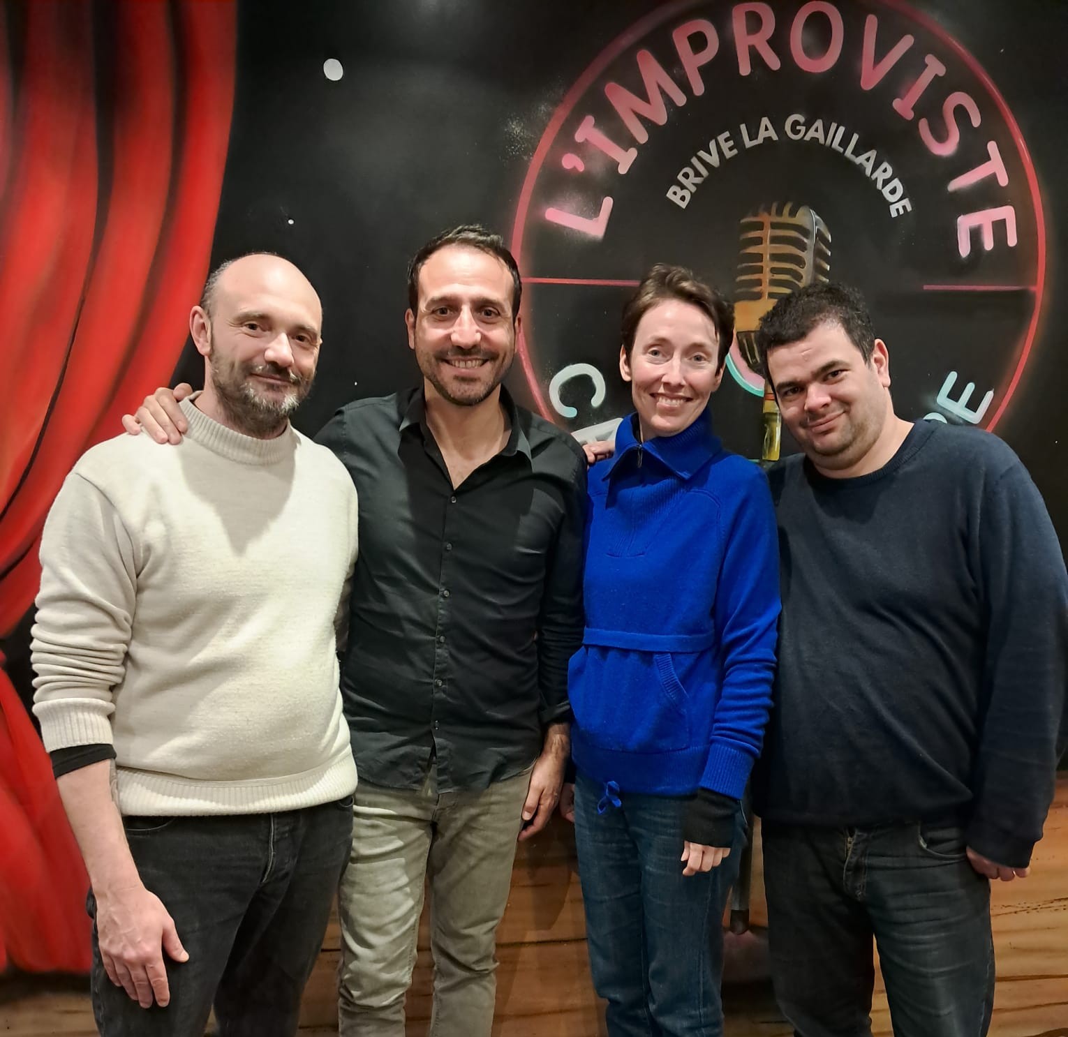 Chez L’Improviste, nous aimons créer ces rencontres uniques avec des artistes talentueux