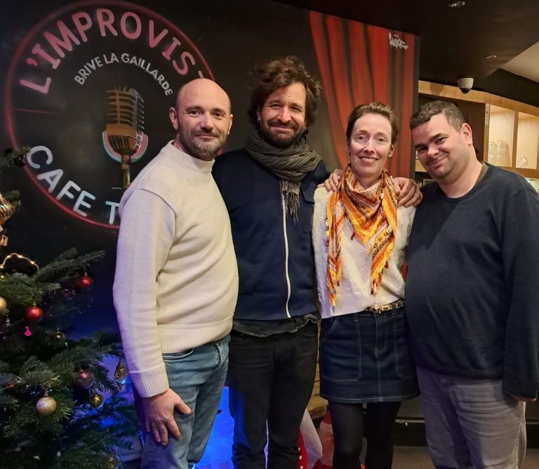 Un concert intimiste avec Cyril Héricourt à L’Improviste Ce dimanche 14 décembre 2025 à 18h, L’Improviste a eu le plaisir d’accueillir Cyril Héricourt pour un concert intimiste, placé sous le signe de la proximité, de l’émotion et du partage.