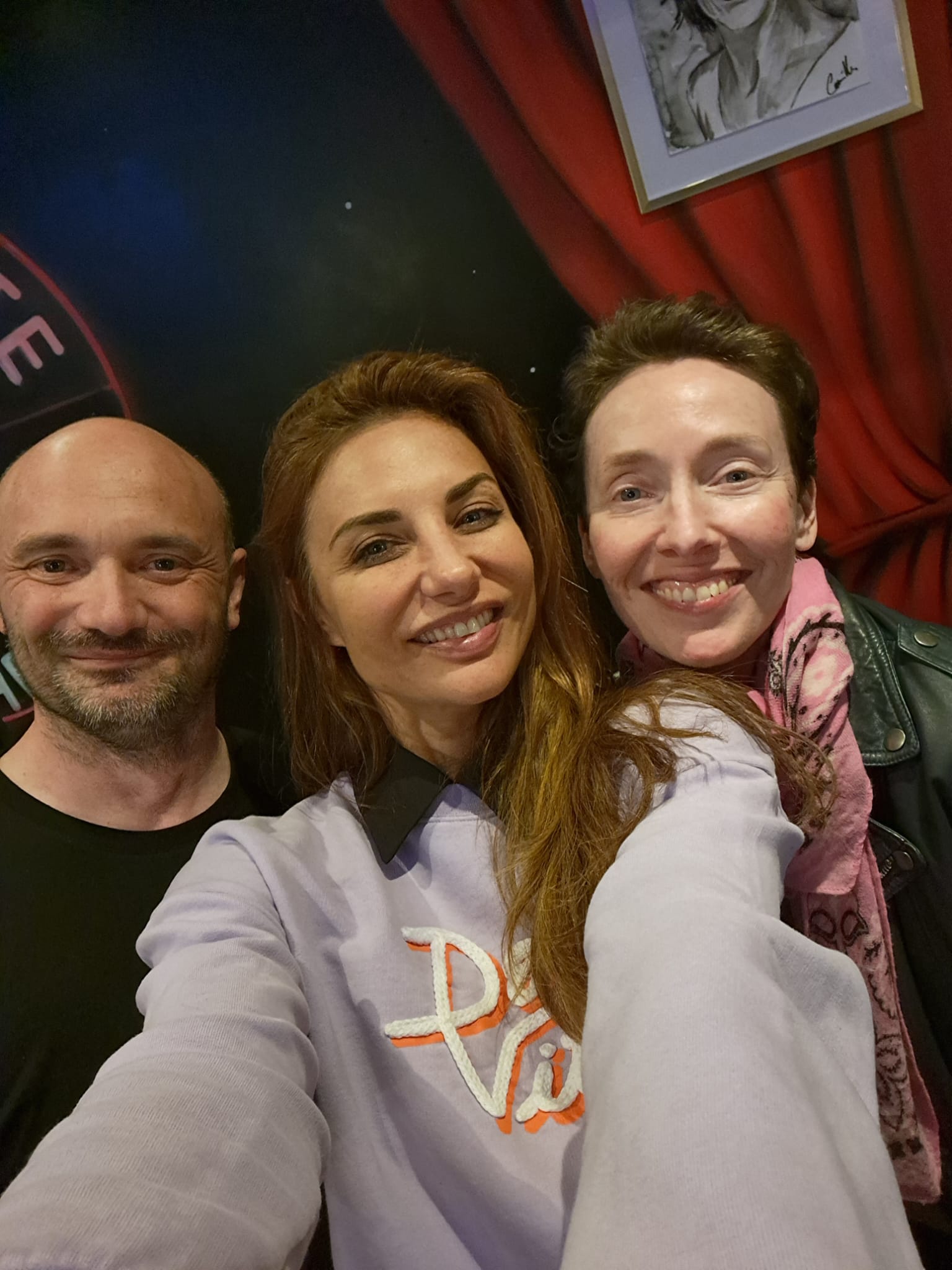 Ce lundi restera sans aucun doute comme une soirée particulière dans l’histoire récente de L’Improviste. Notre scène a eu l’honneur d’accueillir Ariane Brodier, artiste reconnue du grand public, venue présenter son spectacle Bonne devant le public briviste.