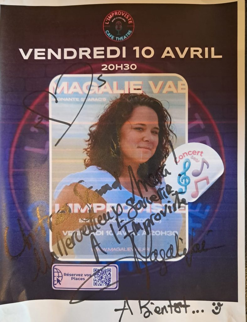 Vendredi dernier, L’Improviste Café-Théâtre a eu le plaisir d’accueillir une artiste que beaucoup connaissent depuis sa victoire à la Star Academy : Magalie Vaé.